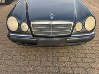 Gebraucht Mercedes E240 Elegance 170 PS (125 kW) 1999 Schwarz Limousine