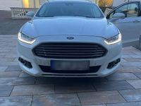 Gebraucht Ford Mondeo Titanium 150 PS (110 kW) 2015 Weiß Kombi