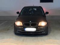 Gebraucht BMW 116 122 PS (89 kW) 2009 Schwarz Kleinwagen