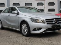 Gebraucht Mercedes A180 Urban 122 PS (89 kW) 2014 Silber Limousine