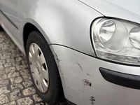 Second-hand VW Golf IV 105 CP (77 kW) 2004 Argintiu Berlinǎ