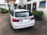 Gebraucht BMW 318 150 PS (110 kW) 2016 Weiß Kombi