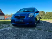 Gebraucht Toyota Yaris 90 PS (66 kW) 2006 Blau Kleinwagen