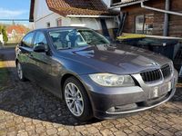 Gebraucht BMW 318 129 PS (94 kW) 2006 Grau Limousine