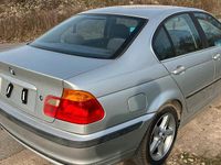 Gebraucht BMW 320 Basis 150 PS (110 kW) 2000 Silber Limousine