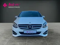 Gebraucht Mercedes B200 156 PS (114 kW) 2018 Weiß Kleinwagen