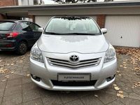 Gebraucht Toyota Verso Edition 126 PS (92 kW) 2011 Silber Van / Kleinbus