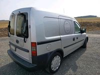 Gebraucht Opel Combo 101 PS (74 kW) 2011 Silber Limousine
