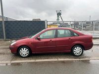 Gebraucht Ford Focus Ghia 115 PS (84 kW) 2003 Rot Limousine
