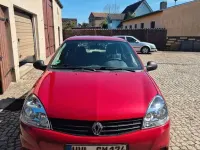 Używany Renault Clio II Authentique 58 KM (42 kW) 2010 Czerwony Sedan/Limuzyna