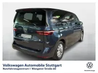 Gebraucht VW Multivan Life 150 PS (110 kW) 2023 Starlight blue metallic Van / Kleinbus