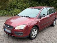 Gebraucht Ford Focus Ambiente 101 PS (74 kW) 2005 Rot Kombi