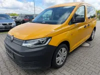 Gebraucht VW Caddy Basis 122 PS (89 kW) 2022 Gelb Van / Kleinbus
