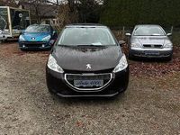 Gebraucht Peugeot 208 Active 95 PS (69 kW) 2012 Braun Kleinwagen