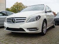 Gebraucht Mercedes B200 156 PS (114 kW) 2012 Weiß Kleinwagen