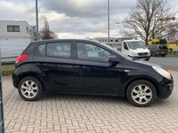 gebraucht Hyundai i20 Style 1.4 Leder klimaautomatik