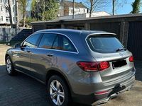 Gebraucht Mercedes GLC300e 194 PS (142 kW) 2021 Grau SUV