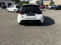 Gebraucht Toyota Yaris Basis 116 PS (85 kW) 2023 Schneeweiß Kleinwagen