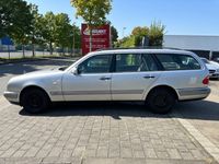 gebraucht Mercedes E240 ELEGANCE°Klima°Leder°PDC°Schiebedach°SZH°