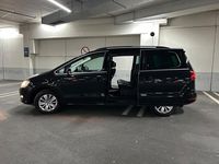Second-hand VW Sharan 140 CP (102 kW) 2012 Negru Monovolum