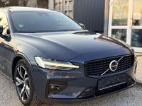 Gebraucht Volvo V60 Plus 197 PS (144 kW) 2024 Denim blue Kombi