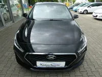Gebraucht Hyundai i30 120 PS (88 kW) 2019 Schwarz Kombi