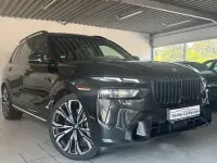 Gebraucht BMW X7 M Sport 352 PS (258 kW) 2023 Schwarz SUV