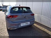 Gebraucht VW Golf VIII Style 131 PS (96 kW) 2022 Mondsteingrau Limousine