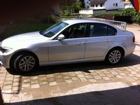 Gebraucht BMW 318 194 PS (142 kW) 2009 Silber metallic Limousine