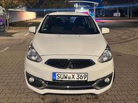 Gebraucht Mitsubishi Space Star Basis 71 PS (52 kW) 2019 Weiß Limousine