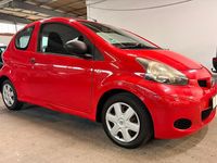 Gebraucht Toyota Aygo 68 PS (50 kW) 2010 Rot Kleinwagen