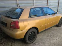 Używany Audi A3 Attraction 101 KM (74 kW) 1997 Żółty Hatchback
