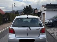 Gebraucht Toyota Yaris 87 PS (63 kW) 2005 Silber Kleinwagen