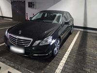 Gebraucht Mercedes E220 170 PS (125 kW) 2011 Schwarz Limousine