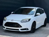Gebraucht Ford Focus ST 250 PS (183 kW) 2014 Weiß Limousine