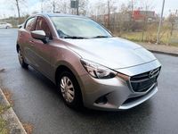 Gebraucht Mazda 2 Center-Line 105 PS (77 kW) 2016 Silber Limousine