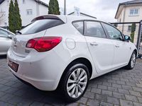 Gebraucht Opel Astra 140 PS (102 kW) 2012 Weiß Limousine