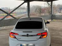 Gebraucht Opel Insignia 131 PS (96 kW) 2013 Weiß Limousine