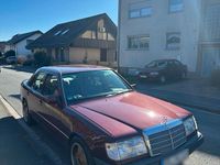 Second-hand Mercedes E230 132 CP (97 kW) 1992 Roșu Berlinǎ