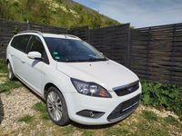 Używany Ford Focus Titanium 136 KM (100 kW) 2009 Biały Sedan/Limuzyna