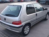 Gebraucht Peugeot 106 60 PS (44 kW) 2001 Grau Kleinwagen