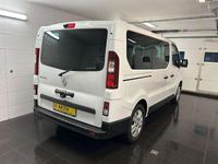 Gebraucht Renault Trafic Life 150 PS (110 kW) 2022 Gletscherweiss Van / Kleinbus