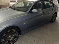 Gebraucht BMW 320 150 PS (110 kW) 2005 Grau Limousine