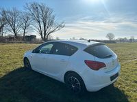 Second-hand Opel Astra 100 CP (73 kW) 2011 Alb Hatchback
