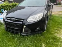 Usata Ford Focus 115 CV (84 kW) 2014 Nero Station wagon