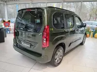 Neu Opel Combo 102 PS (75 kW) 2026 Sirkka grün metallic Van / Kleinbus