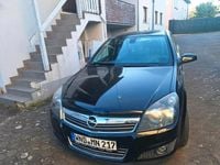 Second-hand Opel Astra 116 CP (85 kW) 2009 Negru Berlinǎ