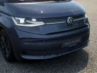 Gebraucht VW Multivan Life 150 PS (110 kW) 2026 Starlight blue metallic Van / Kleinbus