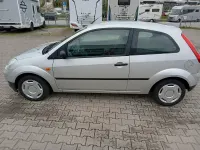 Używany Ford Fiesta 60 KM (44 kW) 2004 Srebrny Hatchback