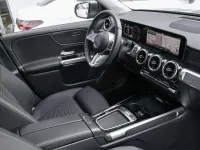 Gebraucht Mercedes GLB180 Progressive 136 PS (100 kW) 2025 Grau metalliclack mountaingra SUV